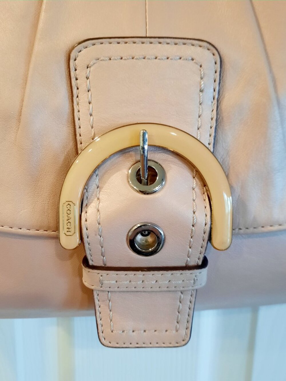 Fantastic Condition Coach Soho Light Pearl Blush Leather Bag, Style F17217 - Picture 4 of 10